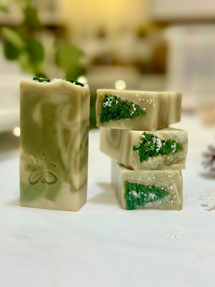 Holiday Edit - Bath and Body Gift Box - The Beekeeper's Wife