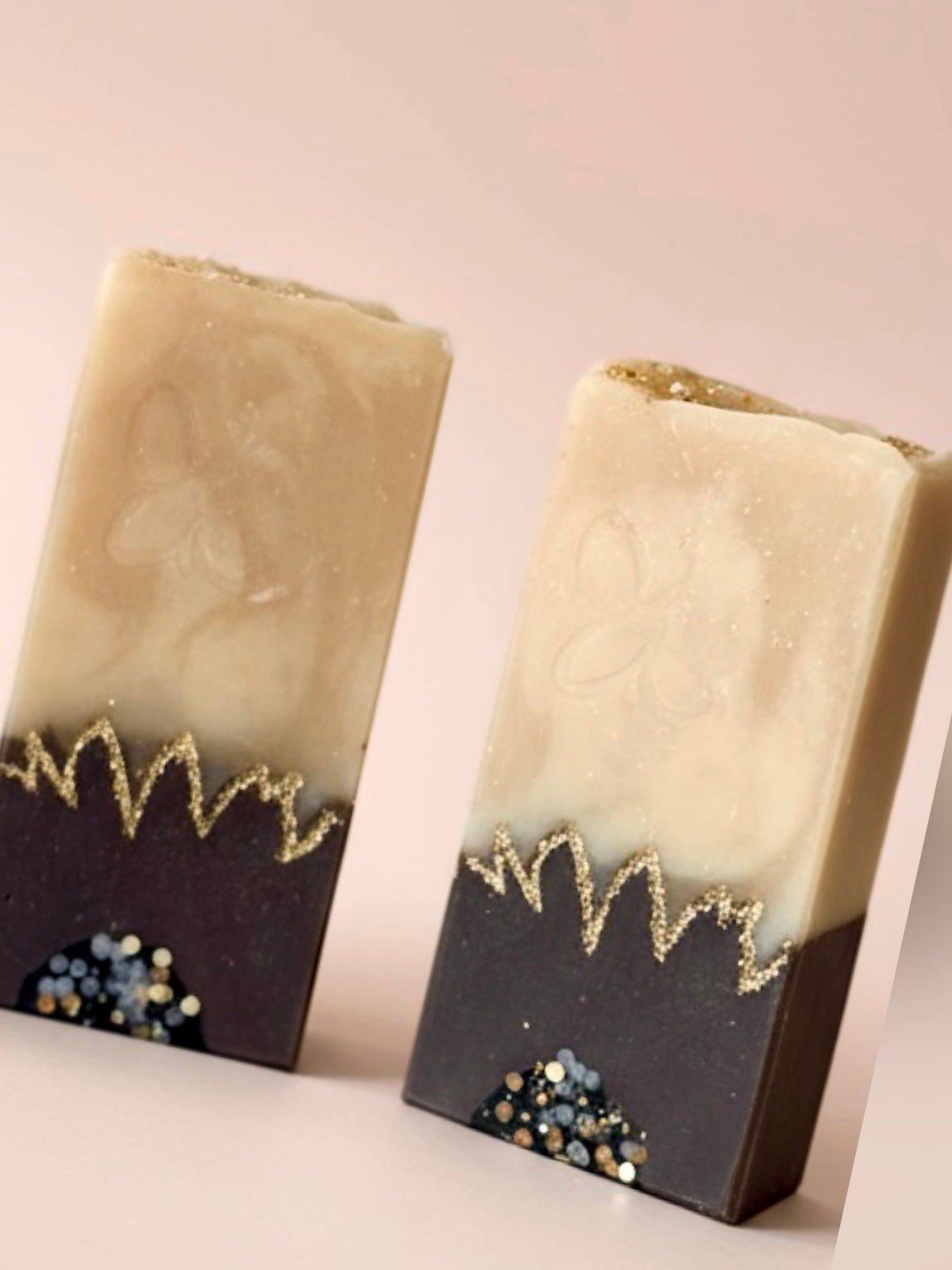 Vanilla Clove Flower and Gold Detail Designer Soap - The Beekeeper's Wife