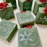 Merry Minis - The Beekeeper's Wife