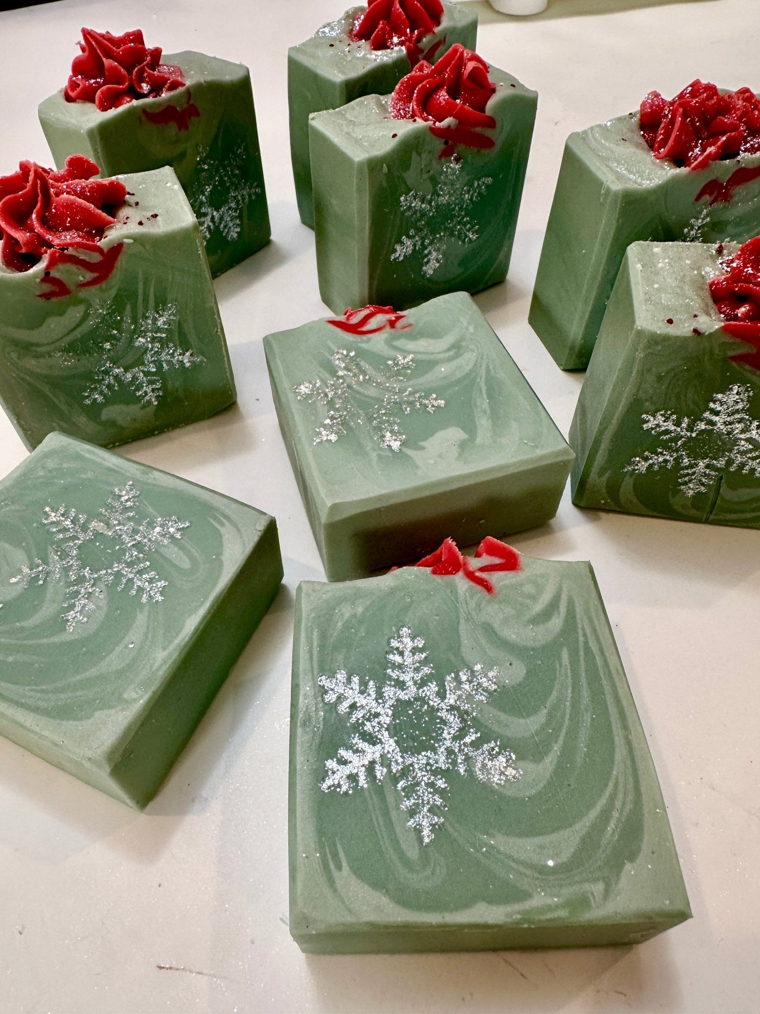 Merry Minis - The Beekeeper's Wife